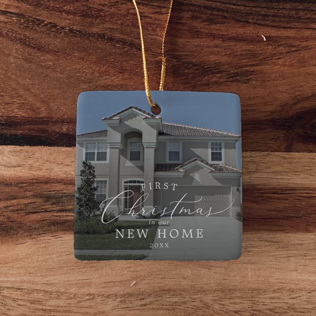 Ornamento De Cerâmica Delicar Primeiro Natal Em Nova Foto Escura Domésti (Criador carregado)