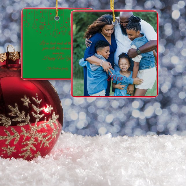 Ornamento De Cerâmica Desejos de fotos verdes do Natal Vermelho (Criador carregado)