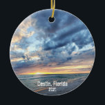 Ornamento De Cerâmica Destin Beach Personaliza As Suas Fotografias De La<br><div class="desc">Se você viajou para a praia de Destin, na Flórida, este ano, você vai querer se lembrar da viagem com este único ornamento personalizado de keepsasauna viagem com duas de suas próprias fotos! Fácil de personalizar com sua própria foto da praia Destin e data de viagem na frente e outra...</div>
