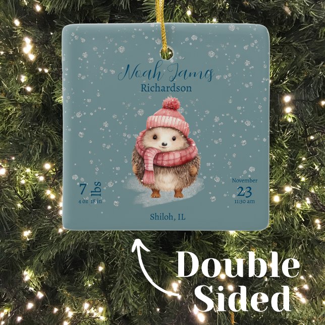 Ornamento De Cerâmica Detalhes das Estatísticas Adoráveis de Nascimento  (Criador carregado)