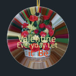 Ornamento De Cerâmica Dia de os namorados Art<br><div class="desc">Impressão de Arte dia de os namorados Apresentando o "Impressão de Arte Dia de os namorados", uma bela peça que captura a essência do amor e afeto, perfeita para celebrar o romance e a positividade. A inspiradora mensagem "Namorados do dia a dia que seja" faz dela um presente ou decoração...</div>