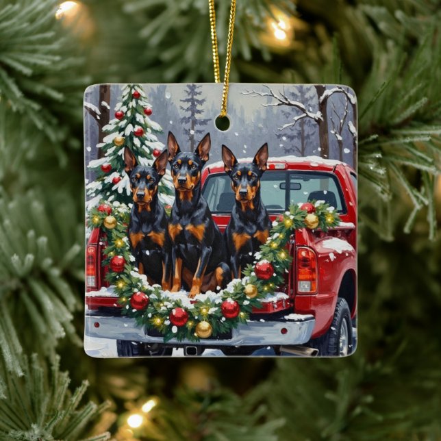 Ornamento De Cerâmica Doberman Pinscher Christmas Red Truck Holiday (Árvore)