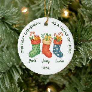 Ornamento De Cerâmica Doce Primeiro Natal Família de Três Foto