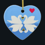 Ornamento De Cerâmica Dois Cisnes no Namorados de Dose Cardíaca Clássico<br><div class="desc">Este adorável coração cerâmico do Dia do Namorados mostra meu simples design de dois cisnes,  com seus bicos tocando,  na pose cardíaca clássica,  e seu reflexo. Um presente incomum para alguém especial e ideal para se juntar a um cartão correspondente.</div>