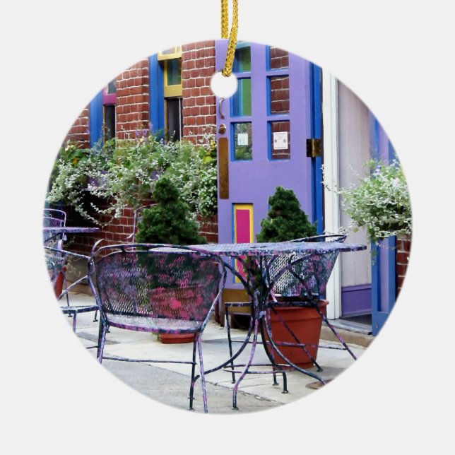 Ornamento De Cerâmica Easton PA - Sentado ao ar livre (Frente)