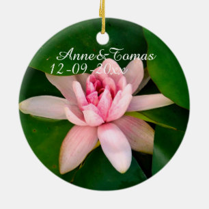Ornamento De Cerâmica Economias bonitas da foto da flor de Lotus a data