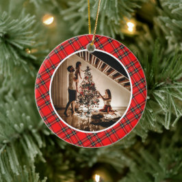 Ornamento De Cerâmica Elegant Modern Red Plaid Christmas Family Photo