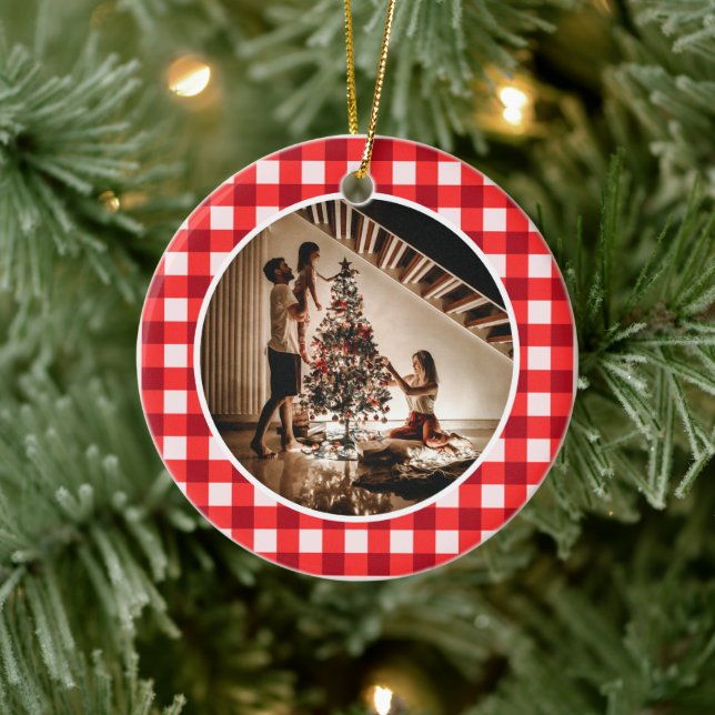 Ornamento De Cerâmica Elegant Modern Red Plaid Christmas Family Photo (Árvore)