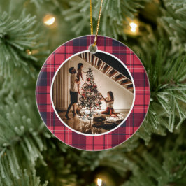 Ornamento De Cerâmica Elegant Modern Red Plaid Christmas Family Photo