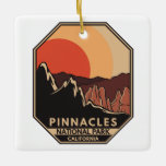 Ornamento De Cerâmica Emblema Retroativo Mínimo do Parque Nacional Pinna<br><div class="desc">Pinnacle vetor trabalho de arte design. O parque é um parque nacional americano que protege uma área montanhosa localizada a leste do Vale de Salinas,  na Califórnia Central.</div>