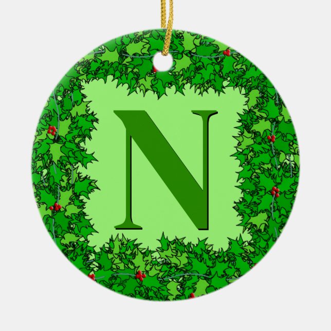 Ornamento De Cerâmica Emerald Green Holly Wreath Personalizado (Frente)