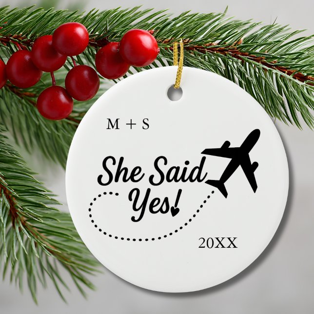 Ornamento De Cerâmica Engagement Photo She Said Yes! and Airplane Travel (Criador carregado)
