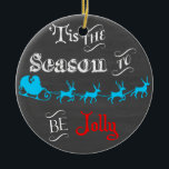 Ornamento De Cerâmica Esta é a estação para ser Jolly Chalkboard Ornamen<br><div class="desc">Esta é a estação para ser Jolly Chalkboard Ornament. Segure na Árvore de Natal ou dê como presente. As imagens utilizadas neste item estão oficialmente licenciadas / © Graphics Factory.com</div>