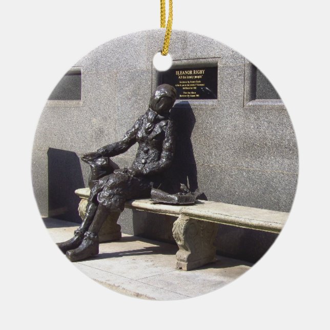 Ornamento De Cerâmica Estátua de Eleanor Rigby, Liverpool, Reino Unido (Frente)