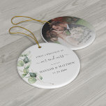 Ornamento De Cerâmica Eucalyptus Foliage Foto de Casamento Primeiro Nata<br><div class="desc">Ornamento de fotos de Casamento do Eucalyptus Foliage Script de Foliage,  com uma aquarela suculenta de eucalipto,  com roteiro de cinza e tipografia moderna,  você pode facilmente mudar. Substitua a foto no verso pela sua foto favorita do casamento</div>