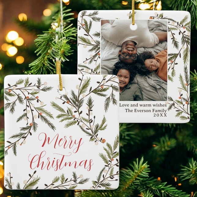 Ornamento De Cerâmica Evergreen Branches Festivo Foto Natal (Evergreen Branches Festive Holiday Photo Christmas Ceramic Ornament)