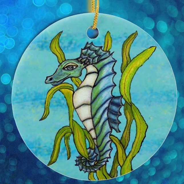 Ornamento De Cerâmica Fantasy Aqua Blue Sea Dragon Seacavalo em algas ma (Fantasy aqua blue green seahorse in seaweed on blue hanging ornament.)