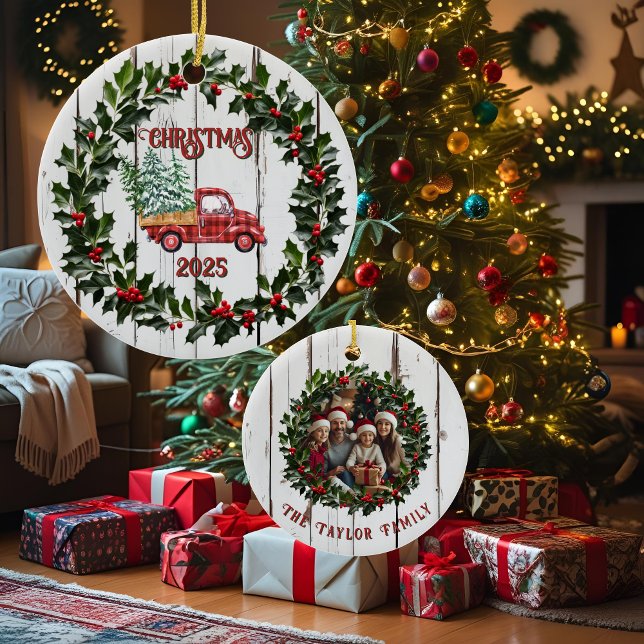 Ornamento De Cerâmica Farmhouse Russo - Caminhão Vermelho de Madeira em  (Criador carregado)