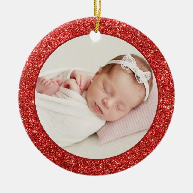 Ornamento De Cerâmica Faux Red Glitter Baby First Christmas Photo (Frente)