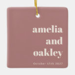 Ornamento De Cerâmica Favor de Rosa de Foto Personalizada de Casamento<br><div class="desc">Celebre seu dia especial com este elegante ornamento de casamento de rosa empoeirado, personalizado, com tipografia ousada e moderna na frente e uma foto carinhosa nas costas. Uma manutenção perfeita para recém-casados, aniversários, ou como um presente de feriado sincero para os casais. Personalize com nomes, datas de casamento e uma...</div>