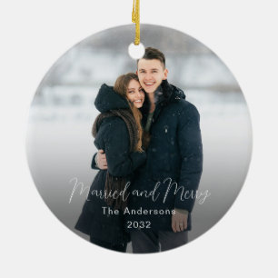Ornamento De Cerâmica Feliz Casada com Foto do Ano do Nome da Família Mo