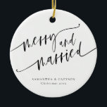 Ornamento De Cerâmica Feliz E Casado Novamente<br><div class="desc">Este é um elegante ornamento "feliz e casado" com um design moderno. Os únicos elementos que não são editáveis são as cores do design de aquarela e as palavras "Feliz e casado" // Para mais opções de cartão de feriado, por favor pesquise "CARTÕES DE NATAL" na loja Sinceramente by Nicole...</div>