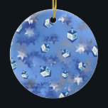Ornamento De Cerâmica Feliz Hanukkah Challing Stars and Dreidels<br><div class="desc">Você está vendo a coleção de Design Lee Hiller. Roupa,  Ofertas e Coleções Lee Hiller Fotografia ou Coleção de Arte Digital. Você pode ver sua fotografia da Nature em http://HikeOurPlanet.com/ e seguir seu blog de caminhada no Hot Primavera National Park.</div>