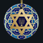 Ornamento De Cerâmica Feliz Hanukkah! Estrela de David e Menorah<br><div class="desc">Happy Hanukkah | Feliz Chanukah. Estrela Dourada de David e Design de Menorah Hanukkah Ornaments com texto e ano personalizados. Cartões e presentes disponíveis na Categoria Feriados Judeus / Hanukkah da nossa loja.</div>