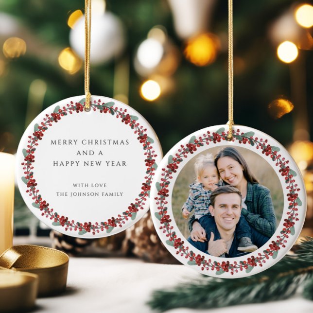 Ornamento De Cerâmica Feliz Natal Holly Foto Botânica (Merry Christmas Holly Botanical Photo Ceramic Ornament)