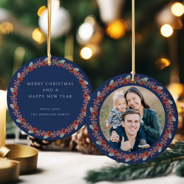 Ornamento De Cerâmica Feliz Natal Holly Foto Botânica (Merry Christmas Holly Botanical Photo Ceramic Ornament)