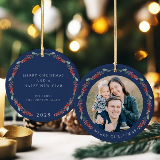 Ornamento De Cerâmica Feliz Natal Holly Foto Botânica (Merry Christmas Holly Botanical Photo Ceramic Ornament)