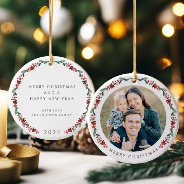 Ornamento De Cerâmica Feliz Natal Holly Foto Botânica (Merry Christmas Holly Botanical Photo Ceramic Ornament)
