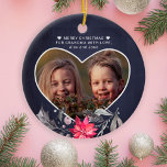 Ornamento De Cerâmica Feliz Natal para a vovó foto de coração fofo<br><div class="desc">Coloração aquática sazonal, baga sagrada e flor rosa de poinsettia sobre um fundo fazer azul escuro da meia-noite, marinho de um belo ornamento de keepsawn para vovô / avós. Personalize-o com a sua dentro de fotografia, forma cardíaca e com o seu nome / texto! Ele pode fazer um presente de...</div>