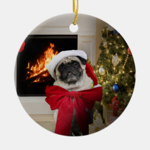 Ornamento De Cerâmica Feliz Natal Pug Misha com Arco