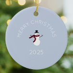 Ornamento De Cerâmica Feliz Natal Snowman<br><div class="desc">Isto mostra um boneco de neve festivo de Natal. Simplesmente personalize o texto com sua foto da família,  seu nome,  ano ou qualquer mensagem desejada.</div>