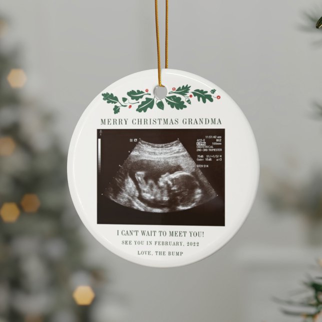 Ornamento De Cerâmica Feliz Natal Vovó Grávida Gravidez Baby Scan (Merry Christmas Grandma Sonogram Pregnancy Announcement Circle Ornament)