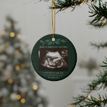 Ornamento De Cerâmica Feliz Natal Vovó Sonograma de Gravidez<br><div class="desc">É sempre um bom momento para compartilhar essas notícias interessantes com o seu mais próximo e querido. Ideia perfeita de presente de Natal para a avó estar com foto de ultrassom. Personalize esta exibição de lançamento exclusiva, adicione seus detalhes e informe a todos sobre esta notícia especial. presente de excelente...</div>