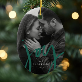 Ornamento De Cerâmica Feriado Verde de Joy Letra Moderna com Mão