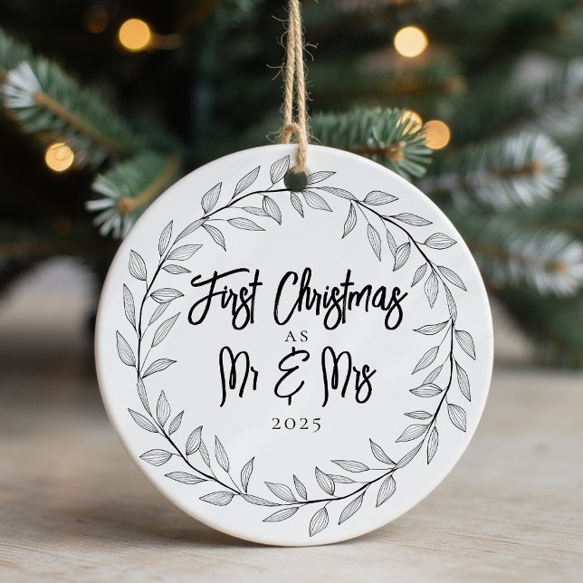 Ornamento De Cerâmica First Christmas as Mr & Mrs Photo Keepsake (Criador carregado)