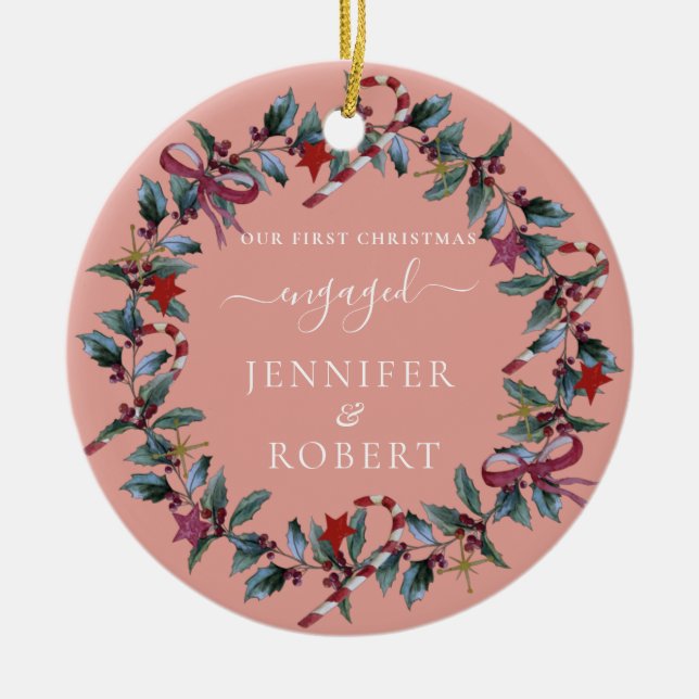 Ornamento De Cerâmica First Christmas Engaged Rose Wreath (Frente)