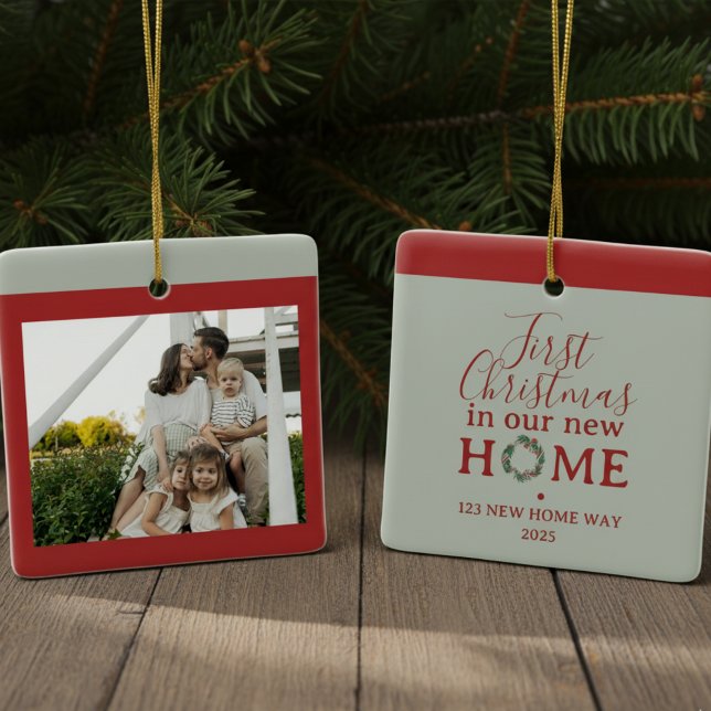 Ornamento De Cerâmica First Christmas In Our New Home Family Photo (Celebrate the holiday season with this First Christmas In Our New Home Family Photo Ceramic Ornament)