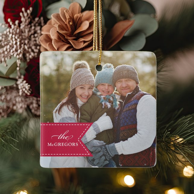 Ornamento De Cerâmica Fita Vermelha | Foto de Férias (Criador carregado)