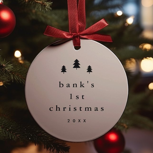 Ornamento De Cerâmica Foto da Árvore de Natal Simples Moderna (Modern Black and White Baby Photo 1st First Christmas Tree Ornament.)