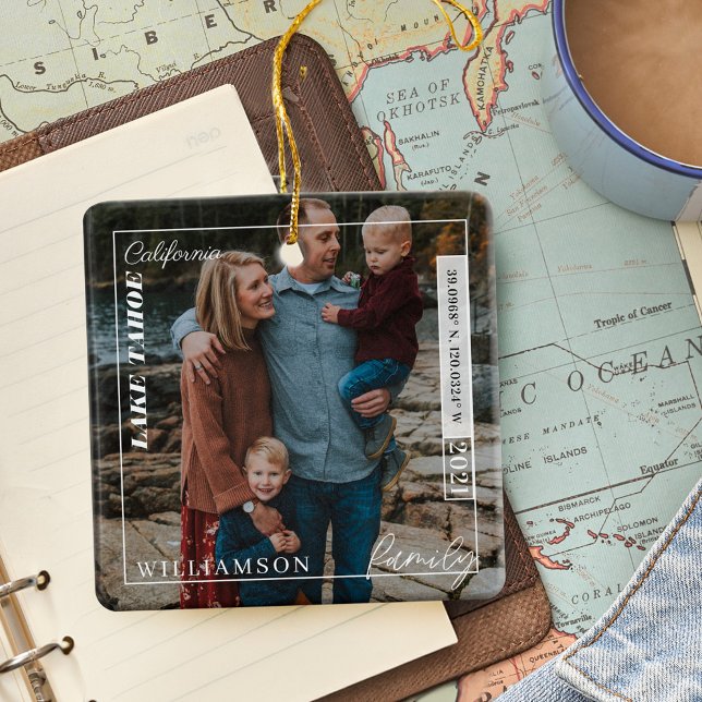 Ornamento De Cerâmica Foto da Família Moderna Editora Viagem Keepsasaame (Family Photo Modern Editorial Travel Keepsake Ceramic )