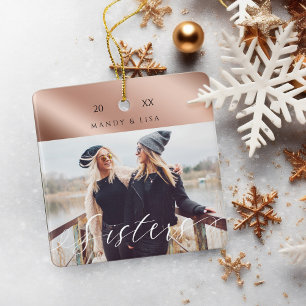 Ornamento De Cerâmica Foto da irmã Dourada do Rosa de escuta moderno e 