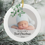 Ornamento De Cerâmica Foto da Primeira Folhagem de Natal do Bebê Persona<br><div class="desc">O Primeiro Ornamento de Natal deste Bebê é decorado com conchas de aquarela verde. Facilmente personalizável com a foto, o nome e o ano do seu bebê. Use a Ferramenta Design para alterar o tamanho, o estilo ou a cor do texto. Porque nós criamos a nossa trabalho de arte, você...</div>