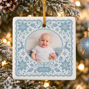 Ornamento De Cerâmica Foto de Bebê Rena Poinsettia de Renda Azul Empoeir