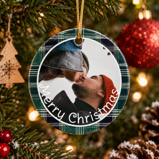 Ornamento De Cerâmica Foto de Casal em Xadrez Verde Natal Feliz