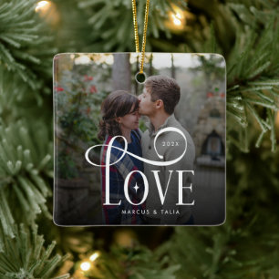 Ornamento De Cerâmica Foto de Casal Engajado Personalizada com Roteiro M