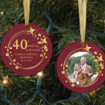 Ornamento De Cerâmica Foto de Estrelas Douradas do Casamento Ruby<br><div class="desc">enfeites de natal do 40º aniversário do Casamento Ruby que você pode personalizar com sua foto favorita, nomes e data de casamento. O modelo de fotografia mostra a sua imagem em formato redondo, enquadrado com uma abstrato de coroa de anéis, decorada com estrelas douradas. Se tiver algum problema em colocar...</div>